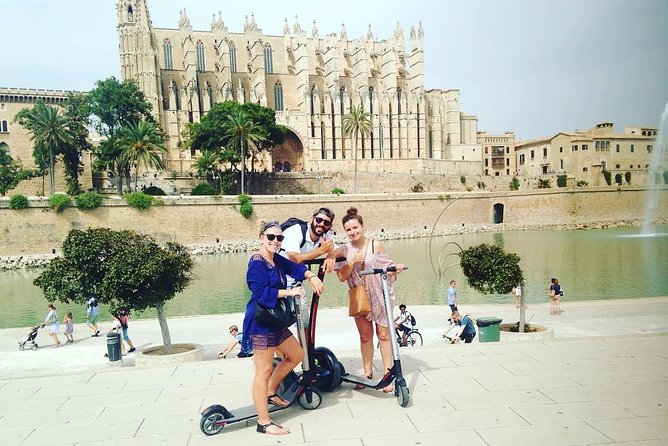 1 Hour Electric Scooter Tour in Palma - Riding the Old Town with the guide: how the experience actually feels