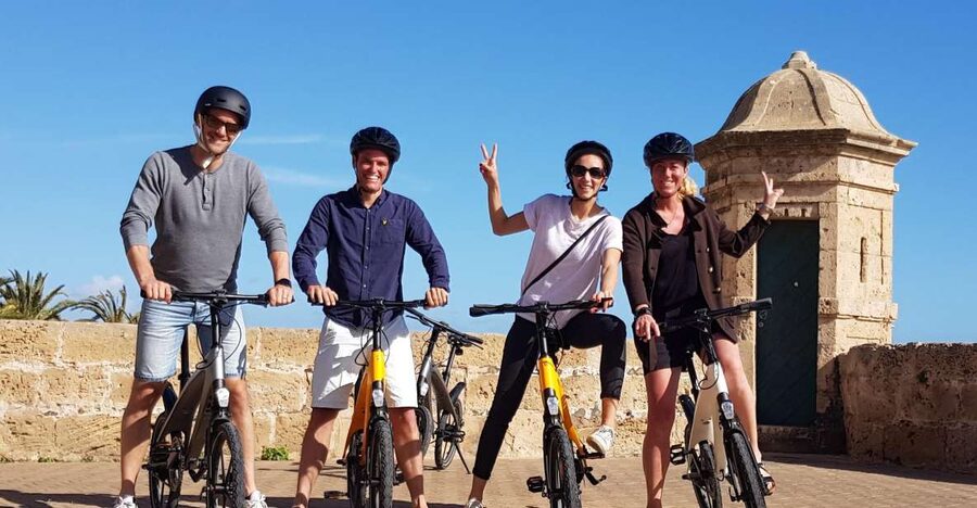 3 Hours Historic E-Bike Tour in Palma de Mallorca - Getting started at Carrer de Porto Pi: simple, quick, and central