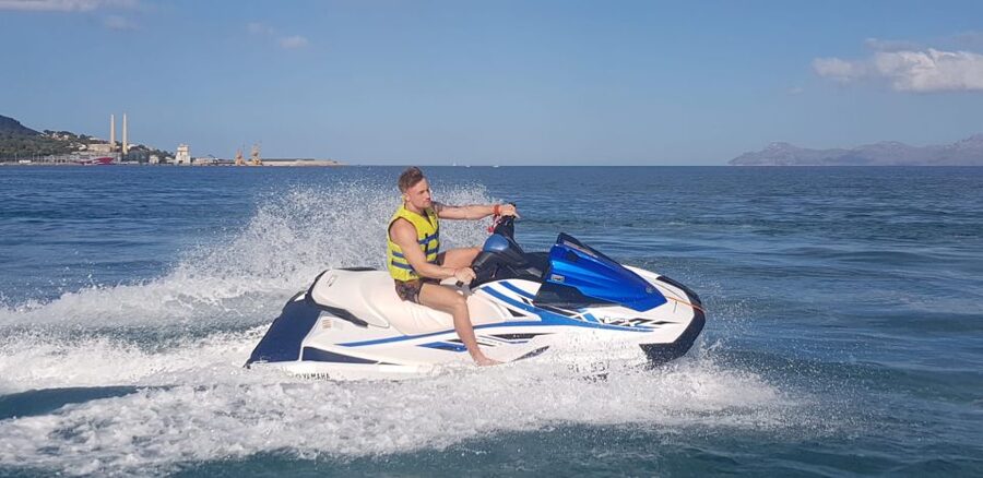 Alcudia: 30-Minute Jet Ski Adventure for Beginners & Photos - Entering Alcudiajets and Getting Set Up