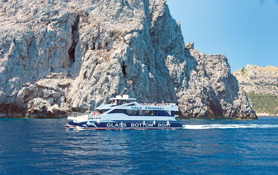 Alcudia: Boat Trip to Cap de Formentor and Formentor - Sightseeing time: the sea-level view of Mallorca