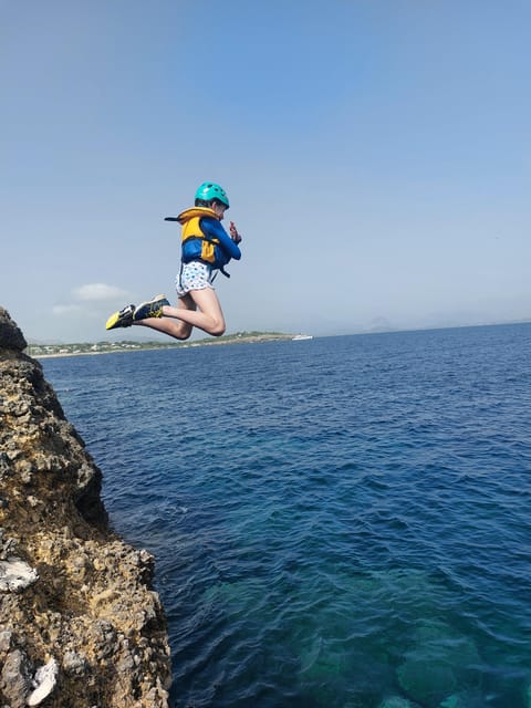 Alcudia: Coasteering Cliff Jumping - Abseiling into the Mediterranean: control makes it feel doable