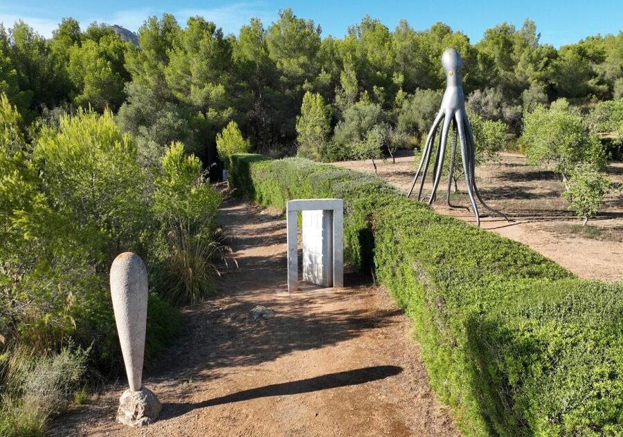 Alcudia: Museum Sa Bassa Blanca Entry Ticket - Sculpture Park and Granite Animals by Yannick and Ben Jakober