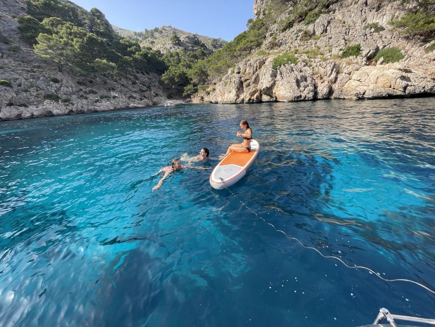 Alcudia: Sailing Yacht Excursion with Wine & Tapas - Sailing from Alcúdia: what makes this trip different