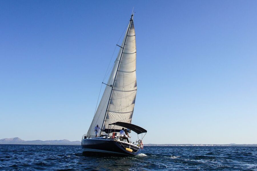 Alcudia: Sailing Yacht Excursion with Wine & Tapas - The 4-hour rhythm: how the day flows on the water