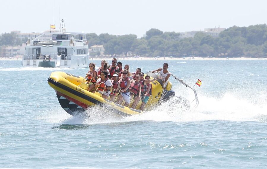 Alcudia: Speedboat Tour of Northern Mallorca & Hotel Pickup - Price and value: why $62 can make sense here