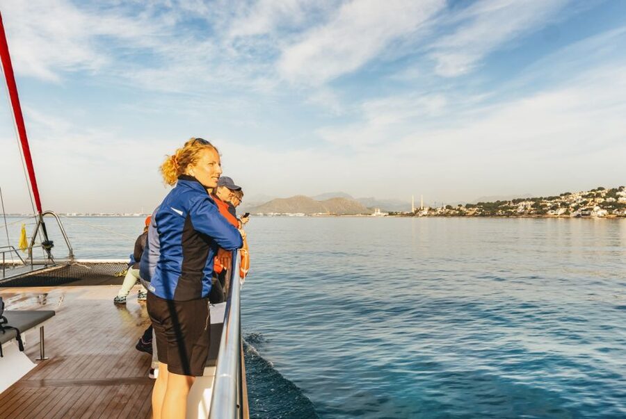 Alcudia: Sunset Catamaran Tour with Dinner and Snorkeling - Why This Alcúdia Sunset Route Feels Special