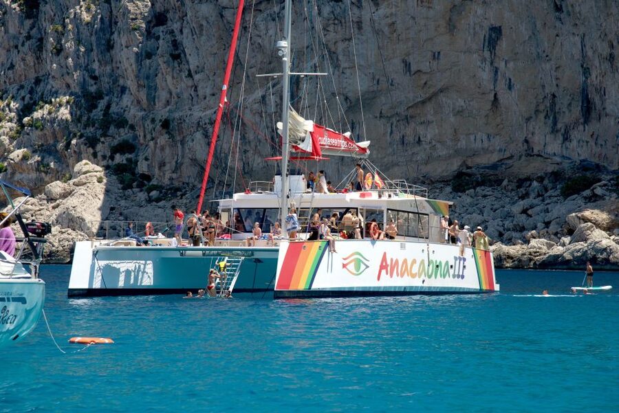 Alcudia: Sunset Catamaran Tour with Dinner and Snorkeling - Buffet Dinner on the Boat: Simple, Filling, and Not Complicated