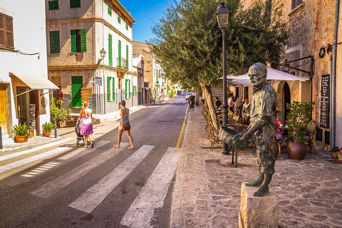 Best Palma de Mallorca and ValLdemossa Tour from Cruise Port - Palma’s return drive: Santa Catalina Thomas and first sea-breeze views