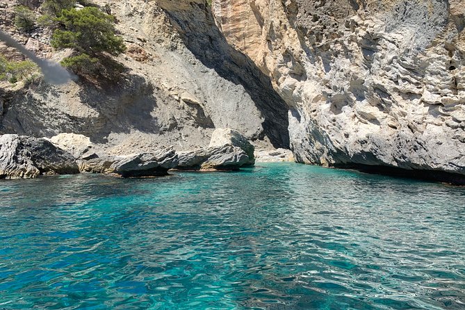 Bluemarine.me license free Bayliner Element E5 rental - Safety and cost risks: follow the rules, especially with the ladder