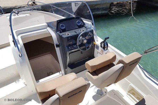 Boat rental Q605 'Helios' (150hp / 7p) - Can Pastilla - Insurance with franchise: peace of mind with realistic expectations