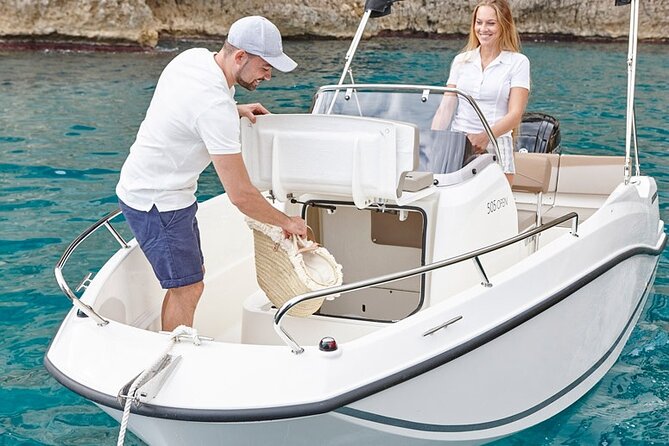 Boat rental without license - B520 'Neptuno' (5p) - Can Pastilla - B520 Neptuno: what you’re really booking in Can Pastilla