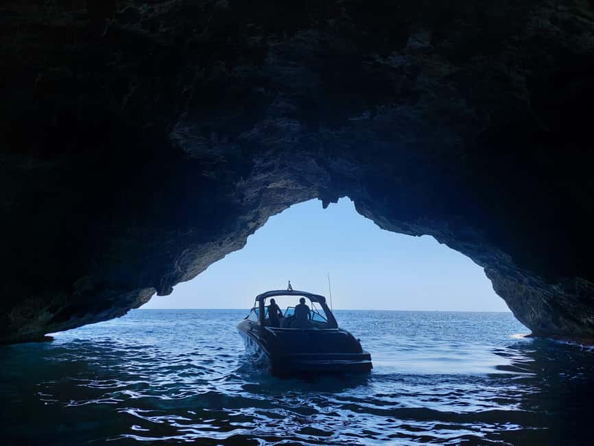 Boat trip from Portocolom to the Cala Varques Natural Area - Languages on board: English, Spanish, French