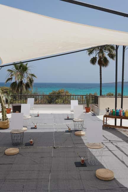 Cala Millor: Cava & Canvas Art Night at Coconut Shack - Min’s Step-by-Step Teaching Makes Abstract Art Feel Possible