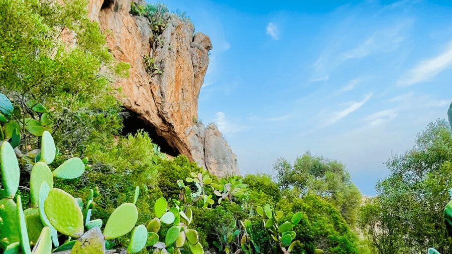 Cala Millor: "Cavemen", cave on a mountain,fun game and hike - What to Bring for a Smooth Quest