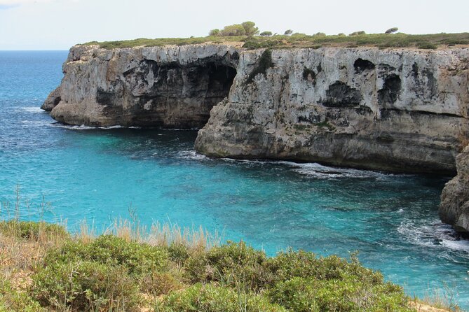 Cala Varques: Guided kayak Sea caves expedition & snorkeling - Paddling for beginners: instructions, pacing, and group energy