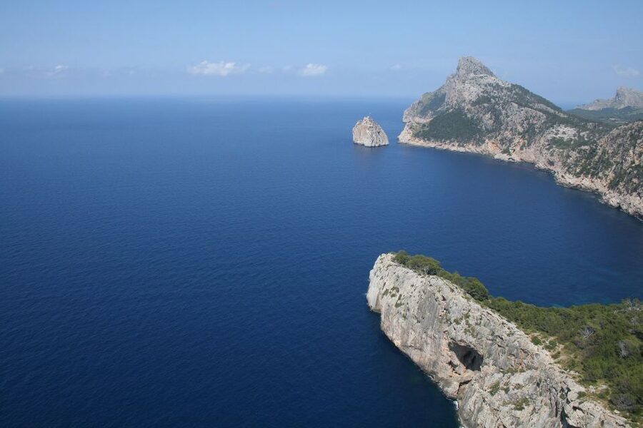 Cap de Formentor: Market, Beach, and Alcudia Tour - Playa de Formentor: swim, sun, and weather-based timing