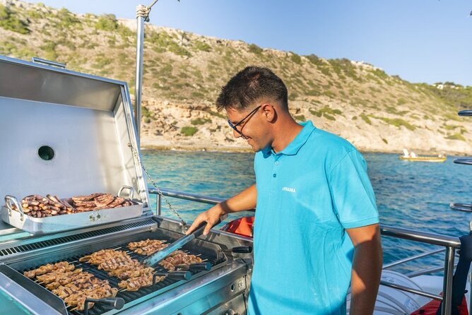 Catamaran with BBQ in the Bay of Palma - The BBQ Lunch: Simple, Filling, and Actually Part of the Day