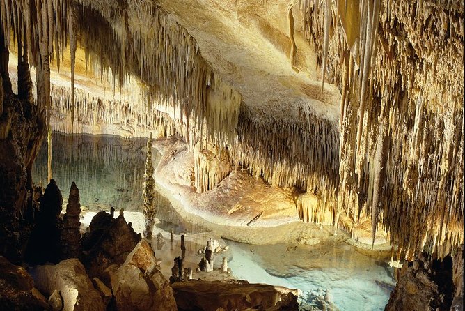 Caves of Drach Half-Day Tour with Boat Trip and Music Concert - Why Cuevas del Drach feels like a full show