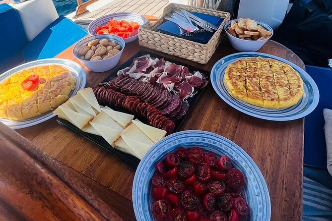 Culinary Experience on Board Classic Sailboat in Palma - Who this Palma classic sail fits best