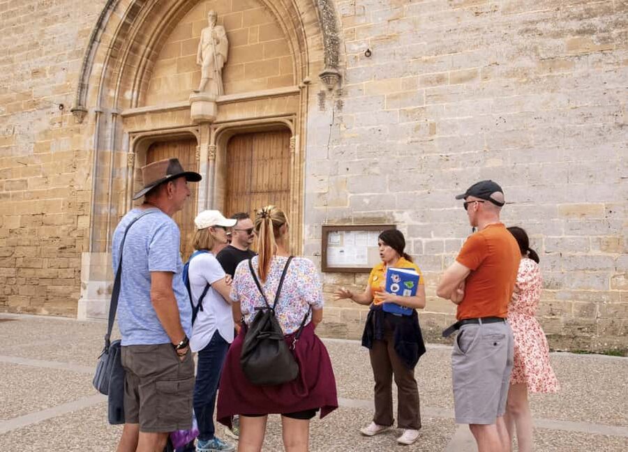 Discover Alcudia's Hidden Gems: Walking Tour of the Old Town - Getting started at Passeig de Pere Ventanyol 2 and the Tourist Information Office