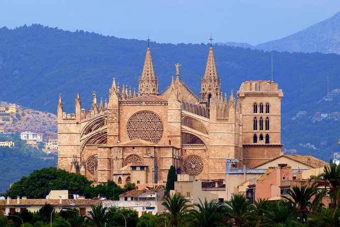 Discover the major cultural attractions of Palma De Mallorca on a Private Tour - Price and value: what $574 per person really buys