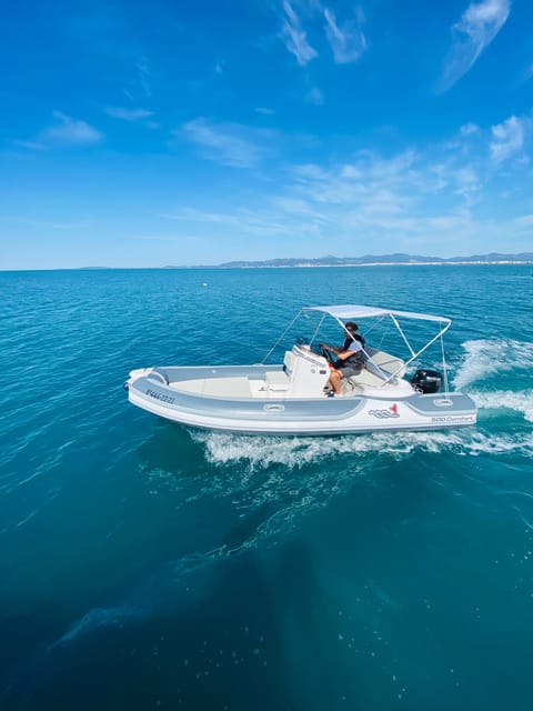 El Arenal: Private Mallorca Boat Rental (No License Needed) - The Boat Setup: Comfort for Anchoring Days