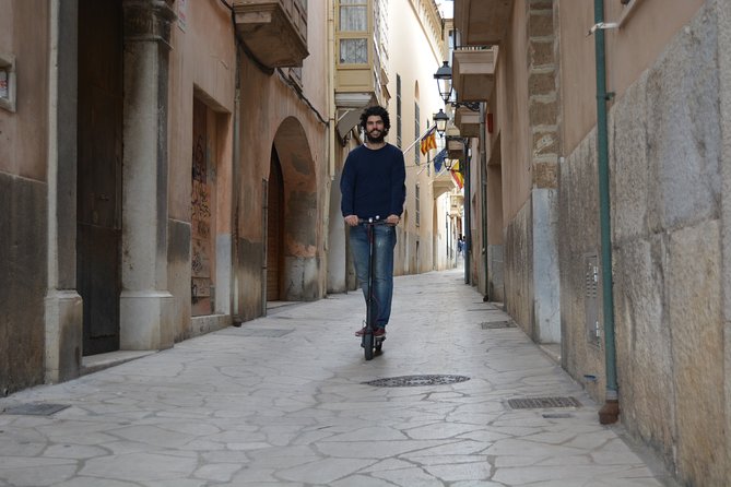 Electric kick scooter rental in Palma de Mallorca - Your One-Hour Ride: The Best Route Without the Map Panic