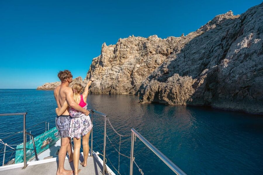 Excursión en barco por la tarde con bebidas y snacks - Qué llevar para que la tarde salga bien
