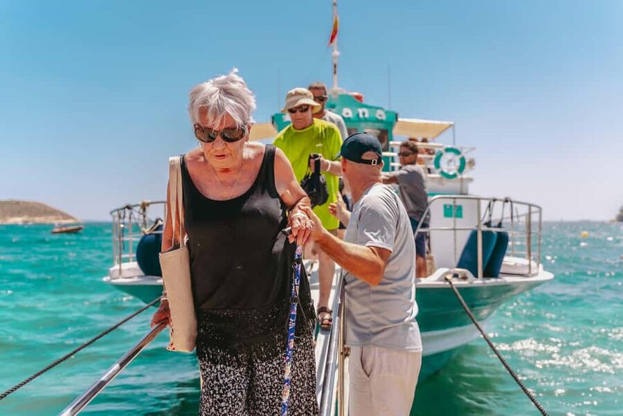 From Magaluf: Palma Bay Sightseeing Cruise with Live Music - Boat comfort and the live music atmosphere (saxophone wins, no party required)