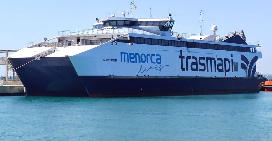 From Mallorca: Same-Day Round-Trip Ferry Ticket to Menorca - Choosing beaches and coves on a one-day schedule
