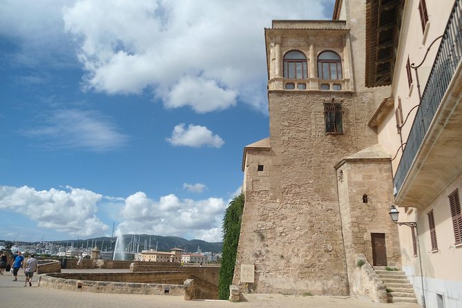 Gaudí and Modernist Art: Guided Tour in Palma de Mallorca - Logistics and Small Details That Matter More Than You Think