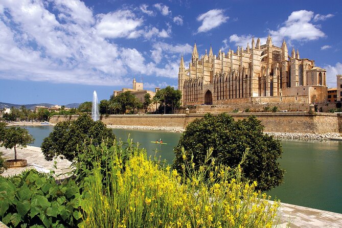 Guided route and visit to the Cathedral of Palma (2h) - Key points to know before you go