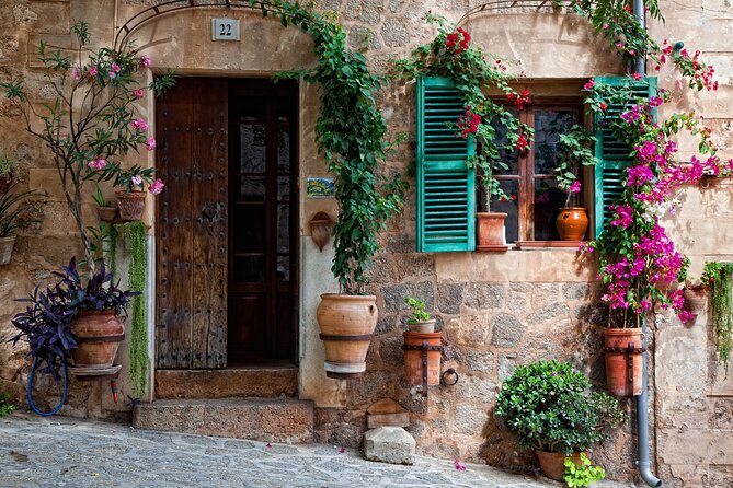 Guided Route through Palma with Cathedral and visit to Valldemossa (4H) - Palma in four hours: a plan built for first-timers (and busy schedules)