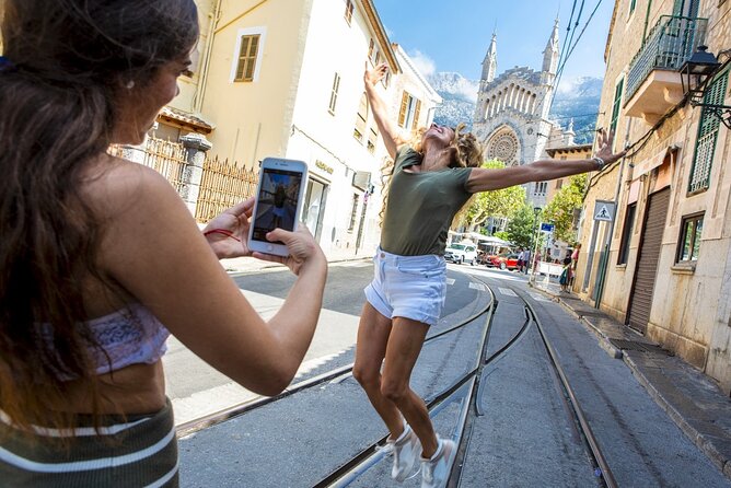 Half Day Guided Tour in Soller Train and Tram - The coach ride reality: planning for sitting, curves, and group flow
