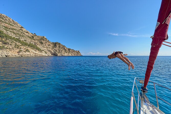Half day on a private sailboat in Mallorca (port d'andratx) - Tapas, soft drinks, and the separate 250€ skipper fee