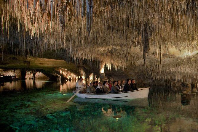 Half Day Tour Bus to the Caves of Drach - The Majorica pearl stop: quick context and easy shopping