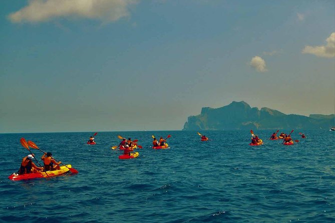 Kayak & Coasteering - The Mon d’Aventura feel: small group energy matters