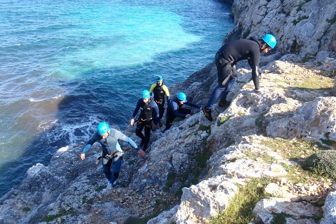 Kayak & Coasteering - Circular kayak time along Cala Sant Vicenç