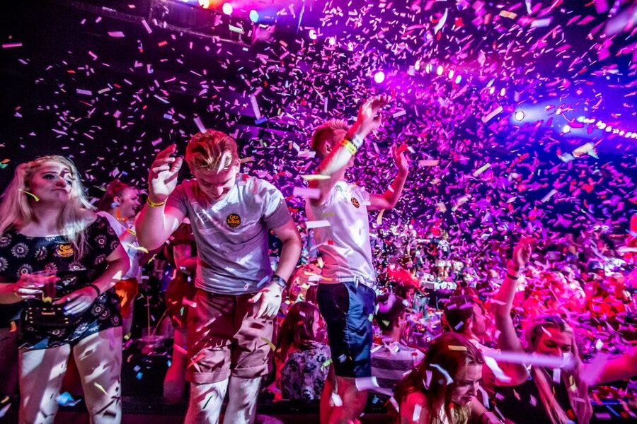 Magaluf: Pirates Reloaded Show Entry Ticket - VIP vs Main: what extra money likely buys you