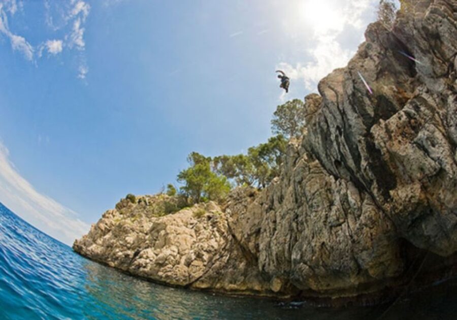 Mallorca: 4-Hour Cliff Jumping Adventure - Pickup from south Mallorca: how to find your minibus fast