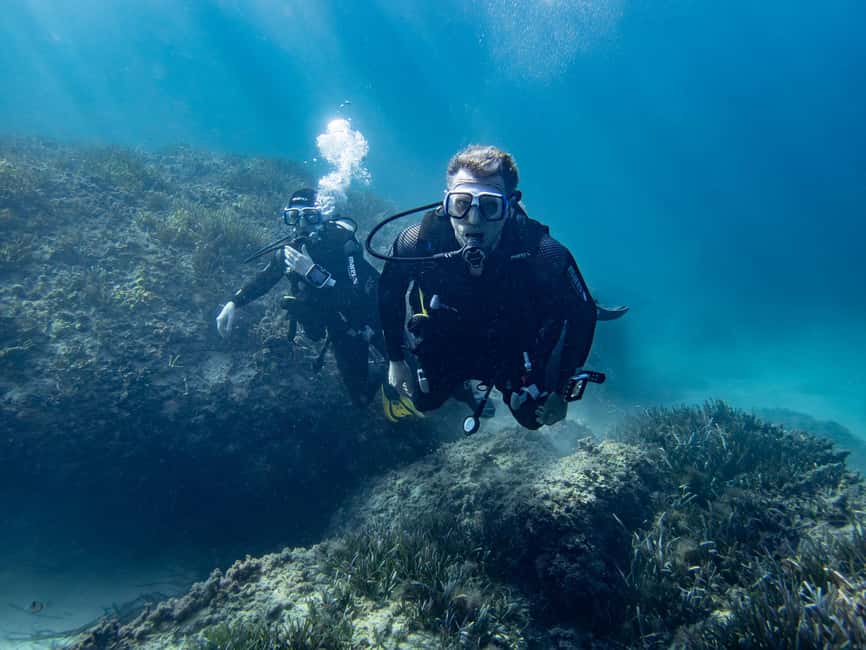 Mallorca: Adventure Diving (without a license - in the quiet off-season) - Shoreline Logistics: Base, Short Walks, and an Electric Car Transfer