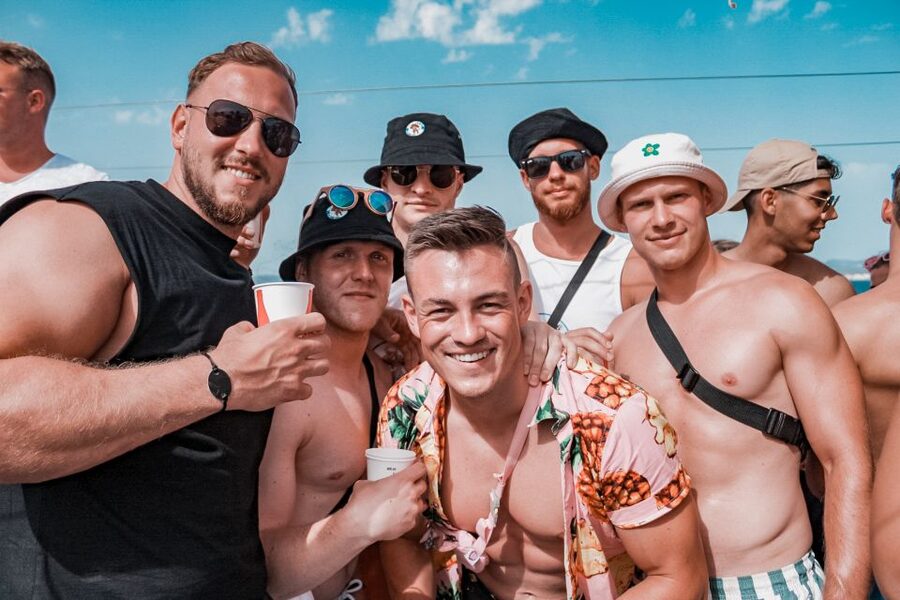 Mallorca: Boat Party with DJ, Buffet and Entertainment - Bar Drinks, Watergun Moments, and How to Pace the Fun