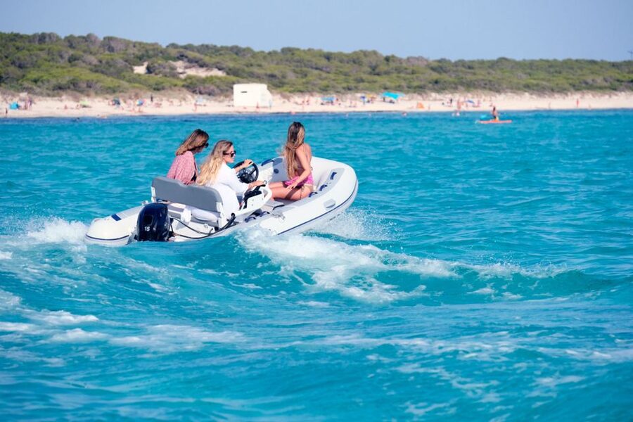 Mallorca. Boat Rental . Dare to explore - A no-license boat day on Mallorca’s south coast