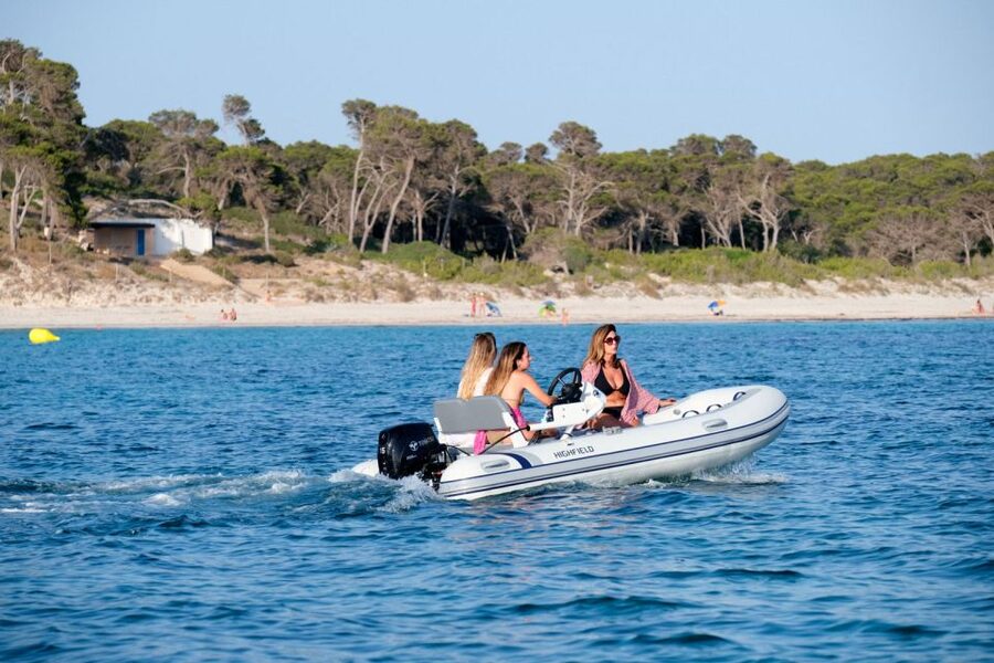 Mallorca. Boat Rental . Dare to explore - Sa Ràpita Club Nàutic: where your day actually starts