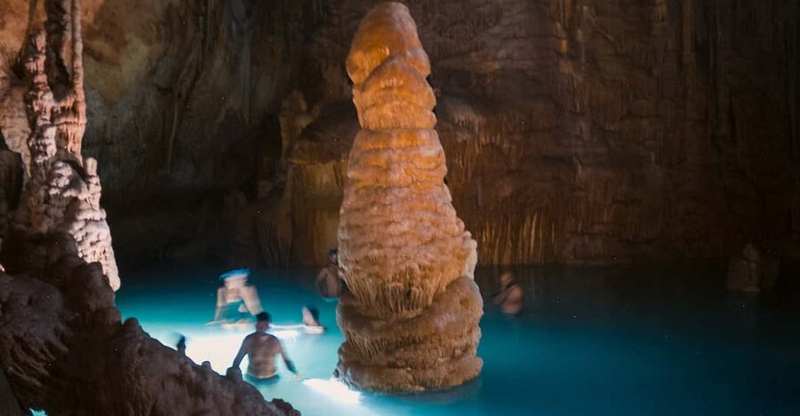 Mallorca: Cala Romántica Cliff Hike and Sea Cave Tour - Getting There and Meeting at Cala Romántica Parking