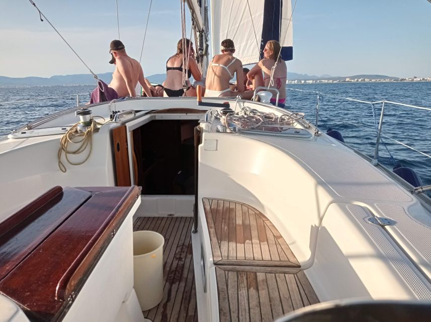 Mallorca: Cala Vella Boat Tour with Swiming, Food, & Drinks - What to bring so your day stays easy