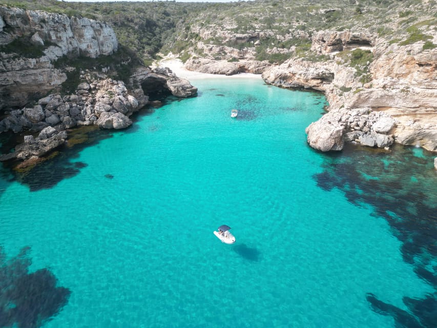 Mallorca: Caló des Moro and Cala Marmols Boat Tour - Caló des Macs and Cala Llombards: quick coastal reads, good photo angles