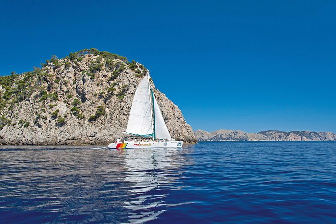 Mallorca Catamaran Cruise with Scenic Views and BBQ Lunch - BBQ on board: what’s included, what’s not, and vegetarian reality