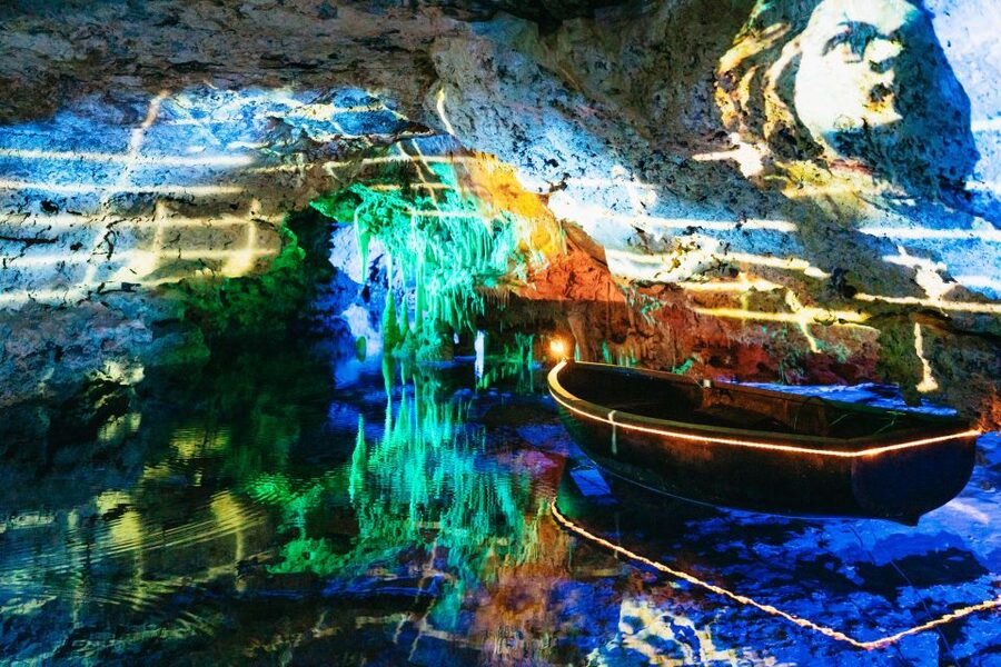 Mallorca: Caves of Drach Day Trip & Optional Caves of Hams - Pearl factory stop in Manacor: educational… or mostly shopping?