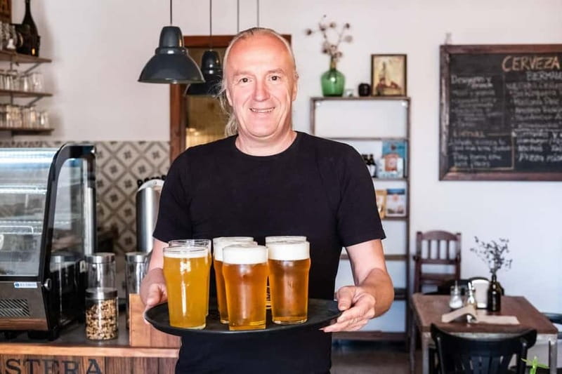 Mallorca: Craft beer tasting at the local Forastera brewery - Forastera’s beer flight: how to taste like you mean it